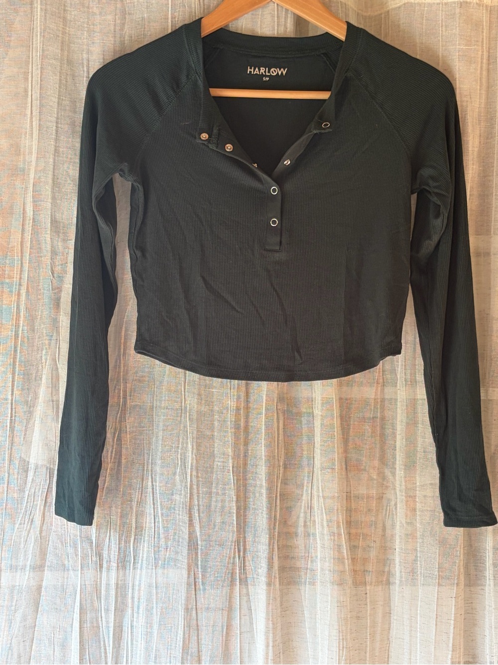 Harlow Women's Forest green Long-Sleeve Ribbed Henley Crop Top Size S